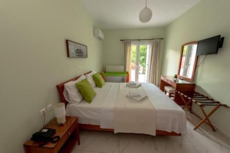 Over Sea Rooms & Villas Loutra Edipsou  Exterior foto